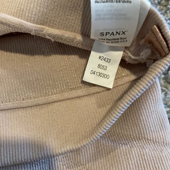Spanx Shapewear Size Small - Picture 2 of 4